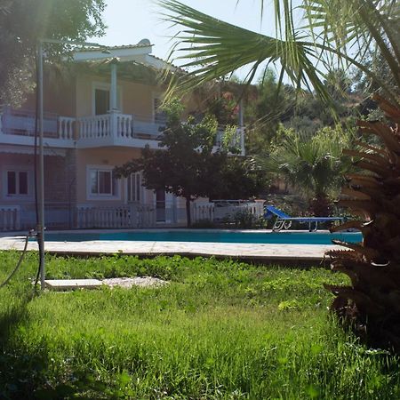 Doroufi Inn Koilás 외부 사진